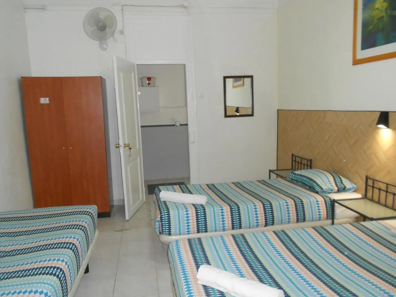 Crescent Rooms Lisbon Hostel