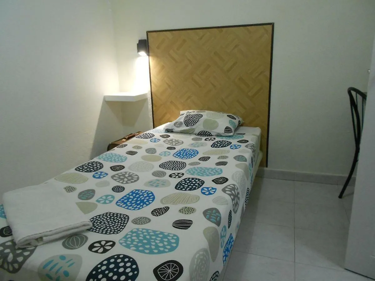 Hostel Crescent Rooms Lisbon