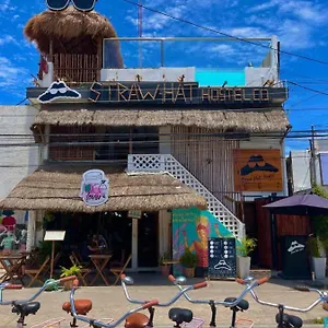Auberge de jeunesse Straw & Rooftop Bar
